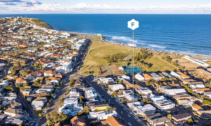 Merewether Cabaña | Pattys Cottage - Pet friendly home in Merewether
