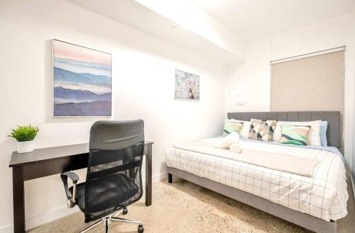 Downtown Toronto Hotel | Peaceful 2BR Basement Suite Near Downtown Toronto - The Roland