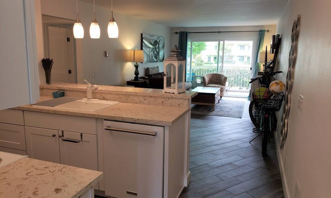 Port Hueneme Condominio | Peaceful, 3-bedroom condo, a short walk away from Port Hueneme beach and pier