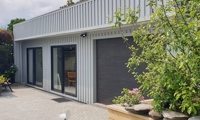 Hilltop Apartamento | Tipo de apartamento tranquilo, a 3 minutos a pie del agua. Excelente ubicación.