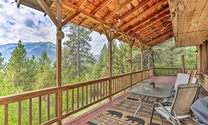 Garden Valley Cabina | Peaceful Cabin w/ Mtn + River Views, Fire Pit