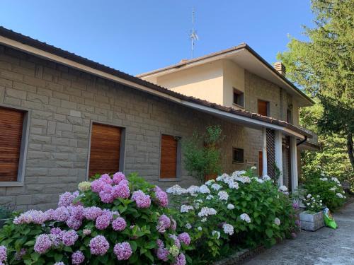 Vimignano-la Scola Apartamento | Peaceful Country Living at Apartments at Villa Clara