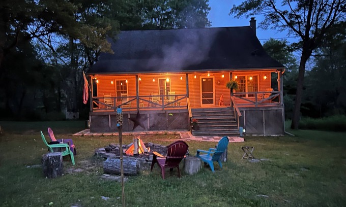 Lock Haven Cabina | Escapar Pacífica en el bosque