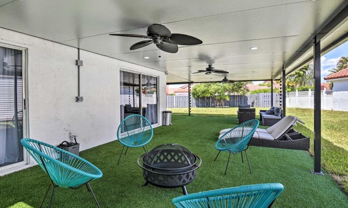 Miami Gardens Casa | Peaceful Miami Gardens Getaway with Lake Views!