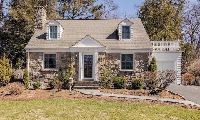 Heathcote Casa | Peaceful Palette: 35 mins to NYC