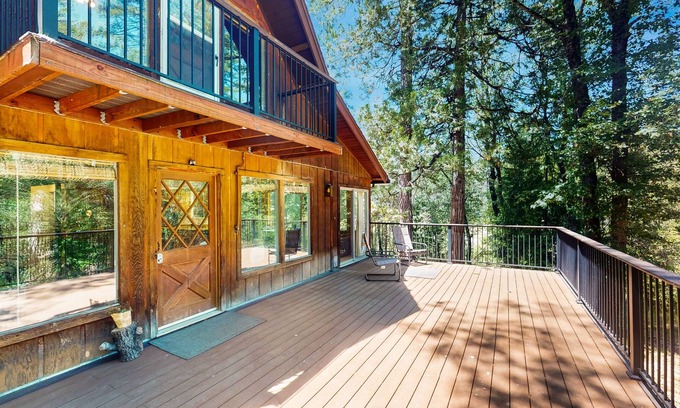 Nevada City Casa | Peaceful retreat on acreage, close to hiking, biking, swimming, free WiFi