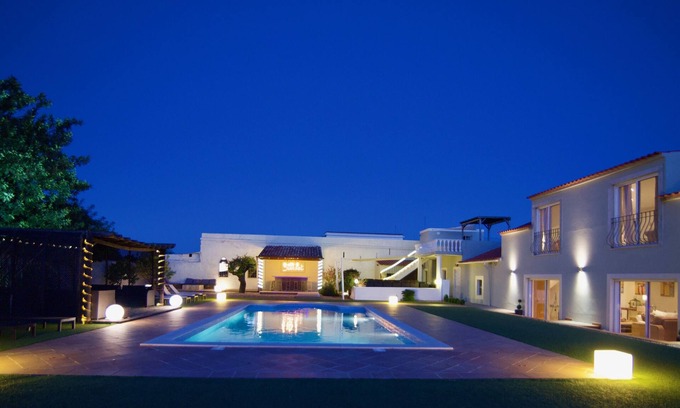 Almancil Villa | Peaceful Village Location, 9 habitaciones, piscina, sala de juegos, bar al aire libre, mirador