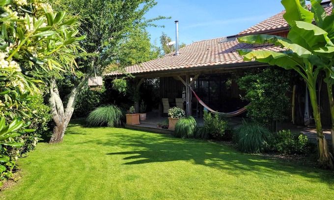 Le Porge Casa | Peaceful wooden house in a green setting 10 minutes from the beach!