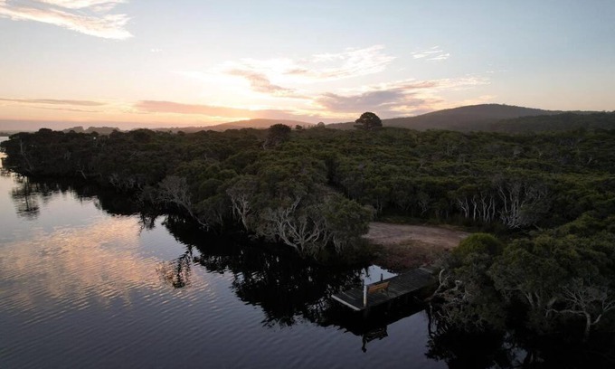 Bow Bridge Apartamento | Peacehaven Shack on the Irwin Inlet