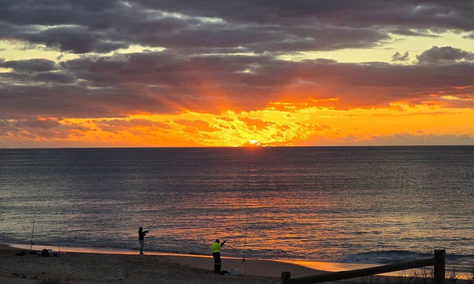 Silver Sands Casa | Peachy Keen - Beachfront in Silver Sands. Family + Pet friendly Mandurah base.