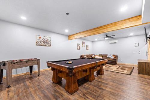 Donnelly Casa | Peak-A-View - Beautiful pet friendly A-frame on 2 acres w/panoramic views and trailer parking