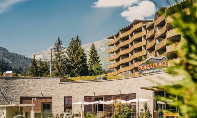 Laax Apartamento | Peaks Place Apartment-Hotel & Spa by Interhome