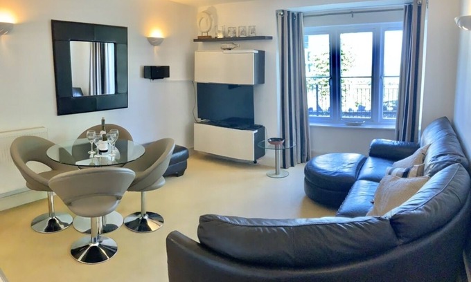 Saundersfoot Apartamento | Impresionante 5 * Apartamento en planta baja con baño, a 5 minutos a pie de la playa, a poca distancia en automóvil de Tenby