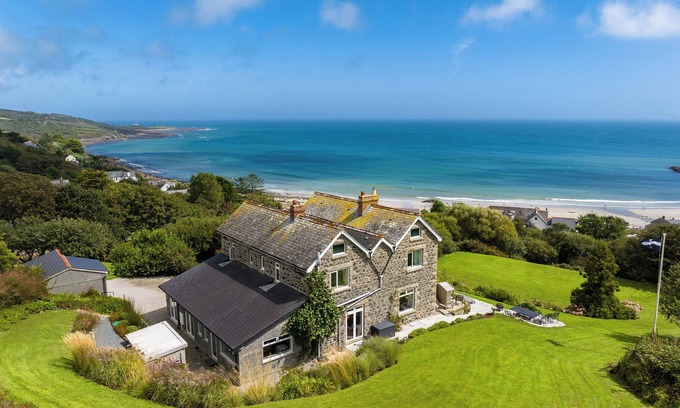 Coverack Cabaña | PENMARTH HOUSE, pet friendly, country holiday cottage in Coverack