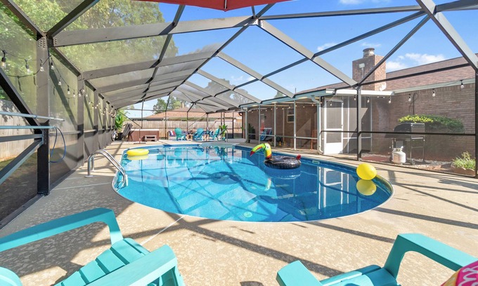 West Pensacola Casa | Pensacola Poolside Family Retreat w/ Hot Tub & Game Room