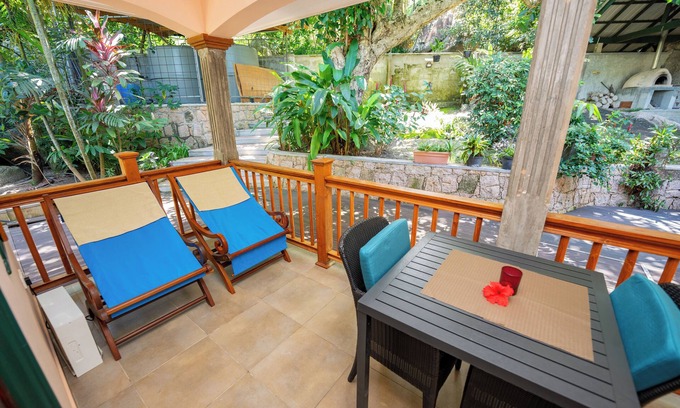 La Digue Hotel | Pension Michel - Villa Roche Bois
