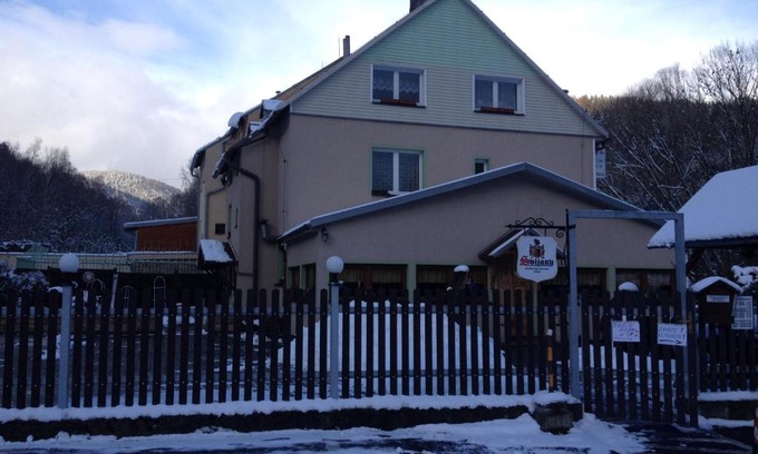 Ostrov Hotel | Penzion54 & Restaurace