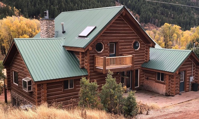 Oakley Cabina | Amplio refugio de montaña cerca de Smith & Morehouse en una propiedad privada de 17 acres