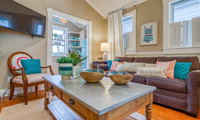 Tybee Island Cabaña | Perfect Couples Getaway, Heated Pool Access