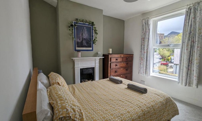 Gallt Y Foel Casa | Perfect for Snowdon. Groups, families+dogs welcome