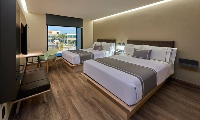 Marina Mazatlán Hotel | Perfect Location – Modern Room Near Local Attractions