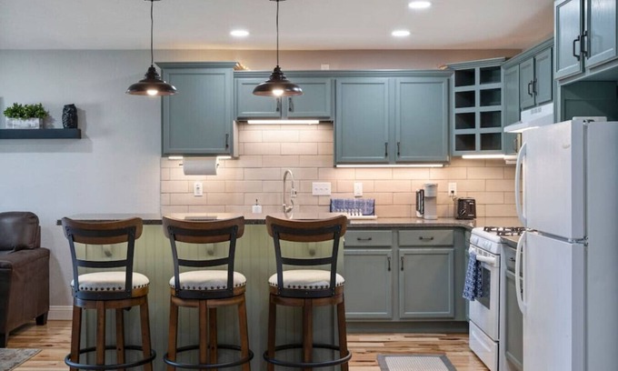 Whitewater Apartamento | Pet-Friendly 2 Bedroom Unit Near Kettle Moraine, UWW Campus, and Starin Park!