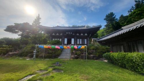 Goheung Cabina | Pet Friendly Hanok Temple Stay