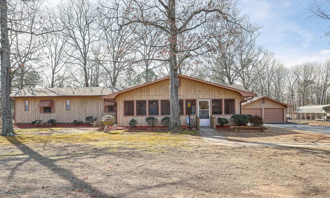 Higden Casa | Pet-Friendly Higden Getaway < 1 Mi to Marina!