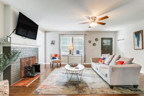 Atlanta Casa | Pet-Friendly Home with Hot Tub in Atlanta!