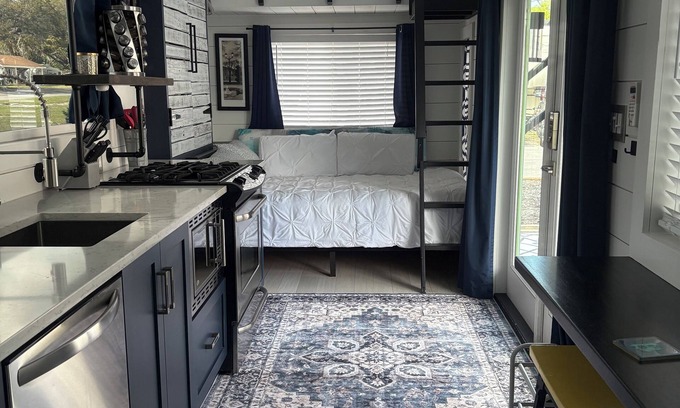 Clermont Villa | Pet Friendly, Modern Tiny Home in Vibrant Clermont!