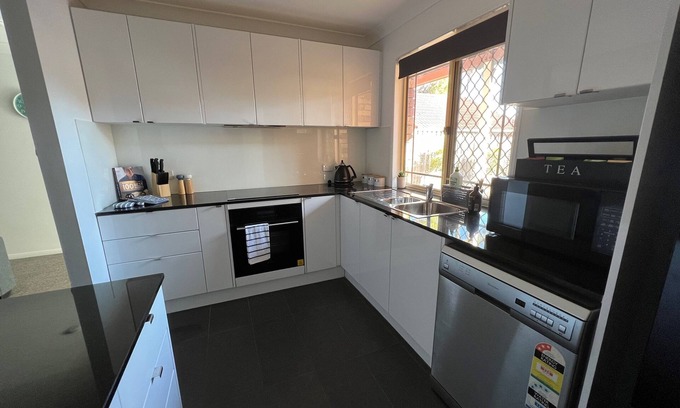 Forest Lake Casa | Pet Friendly Yard, Next to Park - Spacious Townhouse