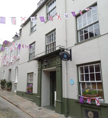 St Aubin Casa | Peterborough House