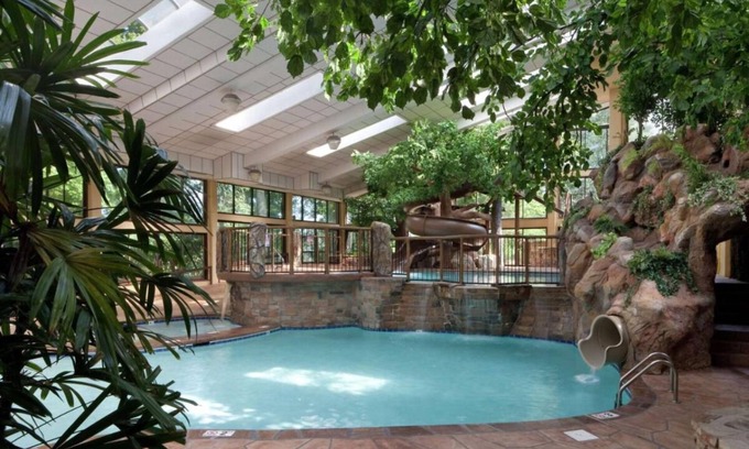 Gatlinburg Hotel | Pets Allowed, Indoor Swimming Pool! Gatlinburg's Hidden Gem!