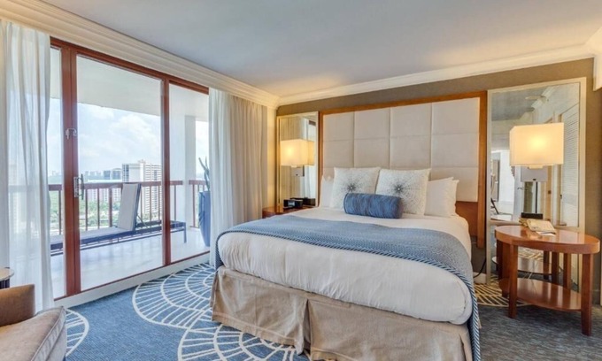 Pelican Bay Complejo | Picturesque Resort w/ Exclusive Beach Shuttle | Spacious 1BR w/ Private Balcony