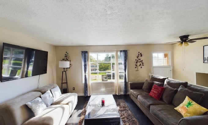 Pine Forest Casa | Pine Forest Zen Cottage - 10 Min to Fort Bragg