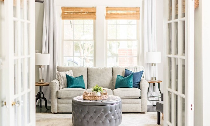 Florence Casa | Pineapple House: Historic. Southern Charm. Walk Downtown.