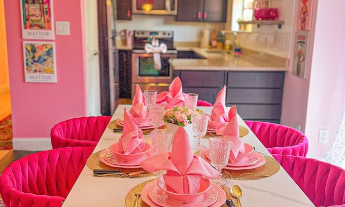 Lake Ozark Casa | Pinkie’s Paradise is the ultimate Lake of the Ozarks girls’ retreat! 2BR/2BA villa with a movie room, sauna, private deck, firepit, and pool access. Perfect for bachelorettes, birthdays & unforgettable lake getaways!