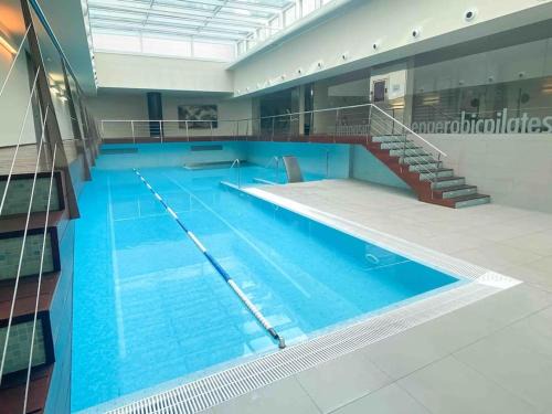 La Coruna Apartamento | Piso de lujo con piscina y gym, a 2min de la playa