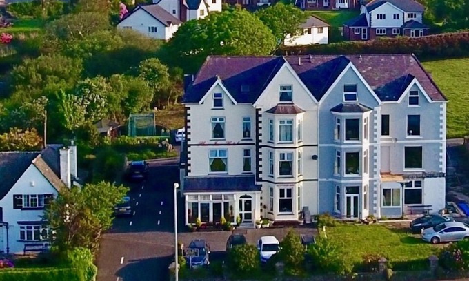 Criccieth Cama Y Desayuno | Plas Isa Hotel