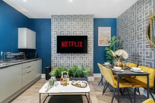 Gravesend Apartamento | Platinum Grove B Modern Flat, 2 Beds with Free Parking