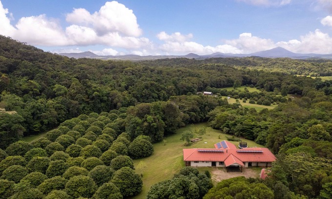 Julatten Casa | Platypus Mountain Retreat - secluded rainforest escape