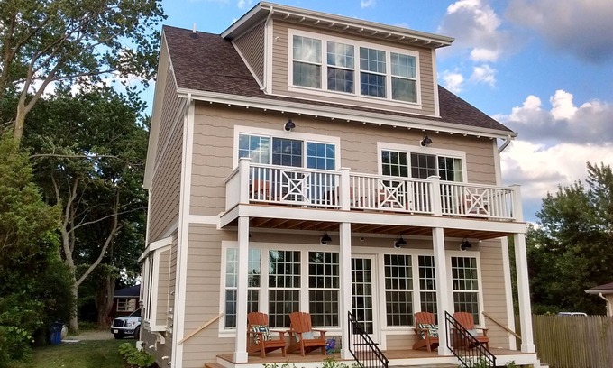 Mt. Pleasant Casa | Directamente en el lago Michigan, con vistas privadas a la playa, vistas impresionantes, fogatas, patios y patios