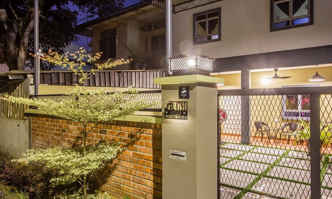 Benggali Hotel | Plumeria 4BR Garden House by uBook