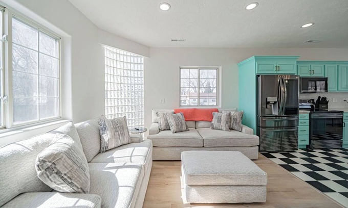 Pocatello Apartamento | Pocatello: Retro 2 bed 2 bath