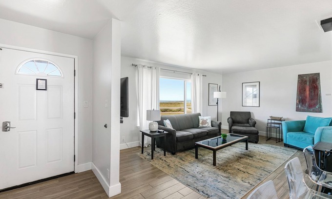 Point Arena Casa | Point Arena Lighthouse - Assistant Keeper's House 4