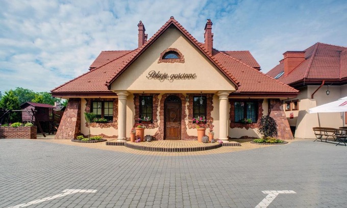 Przemysl Hotel | Pokoje Gościnne Murowanka