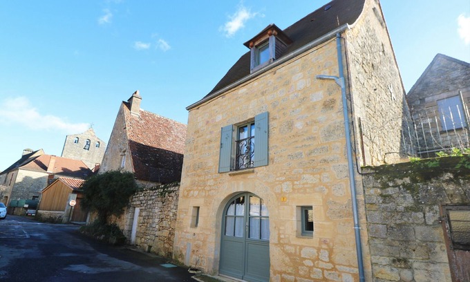 Domme Casa | Pontcarral - beautiful village house recently renovated to high standards