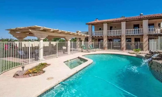 Yuma Cabaña | Pool House Get-a-Way