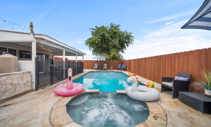 Chula Vista Casa | Casa de vacaciones para 11 con piscina, spa, barbacoa y juegos.