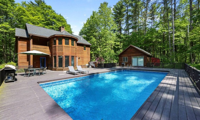 Great Barrington Casa | Poolside Luxe at Long Pond